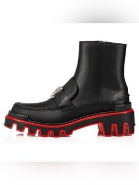 Men's Christian Louboutin
DUNE Leather Ankle Boots.
Size 43